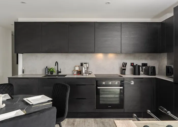 2 Bedroom - Old Trafford - Balcony - Free Parking * מנצ'סטר