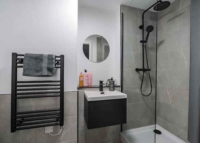 2 Bedroom - Old Trafford - Balcony - Free Parking Manchester