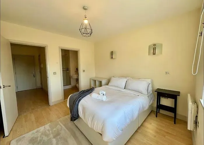 Spacious 2-bed In Centre Daire Manchester