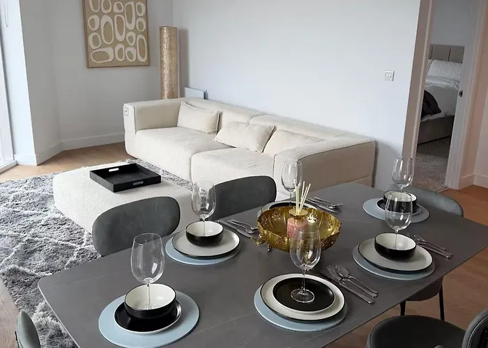 Modern In * Μάντσεστερ