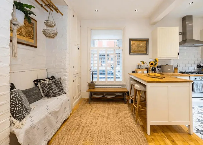 1bdr Didsbury Loft With Parking And Outdoor Space *