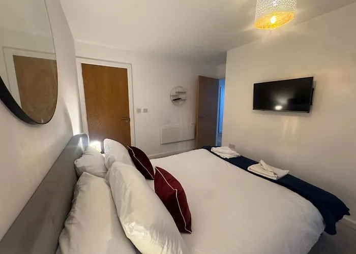 Ideally Located Didsbury Chorlton Gated Parking - Pass The Keys Appartement