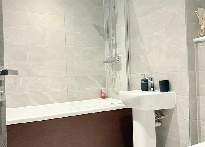 2 Bedroom In Centre Appartamento Manchester