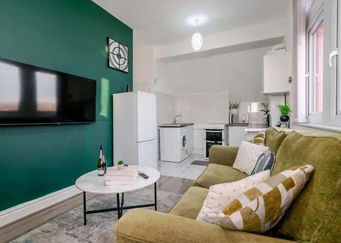 Spacious Near Mcr Town & Etihad Stadium Apartment