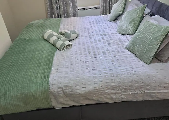 Daire Delightful 1br With Garden & Wifi *