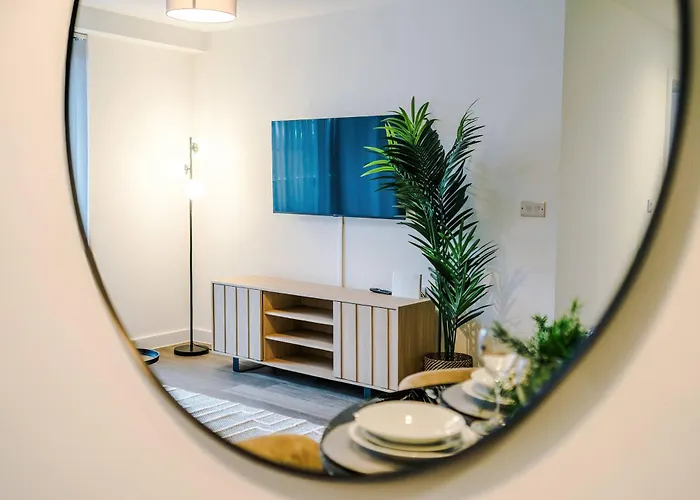 Modern 2br W Secure Parking Salford 公寓 曼彻斯特