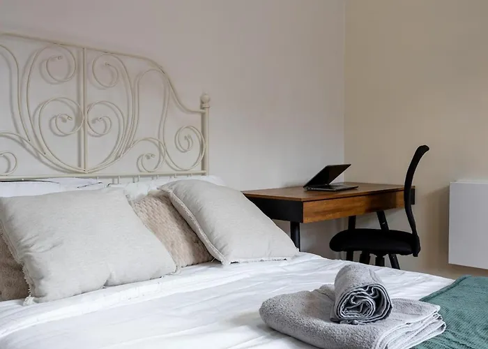 Appartement Stylish & Modern 3br - Garden, Parking & Ps5