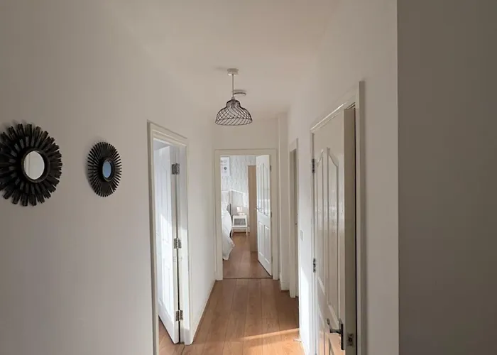 아파트 Modern 2 Bedroom In Centre With Free Wifi