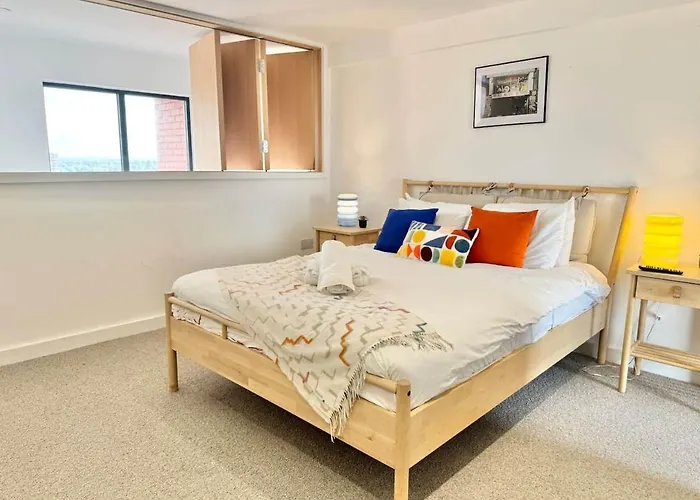 3 Bedroom Penthouse Roof Garden Parking Canal Mánchester