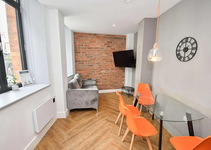 Convenient 2bed Flat W Security Apartment