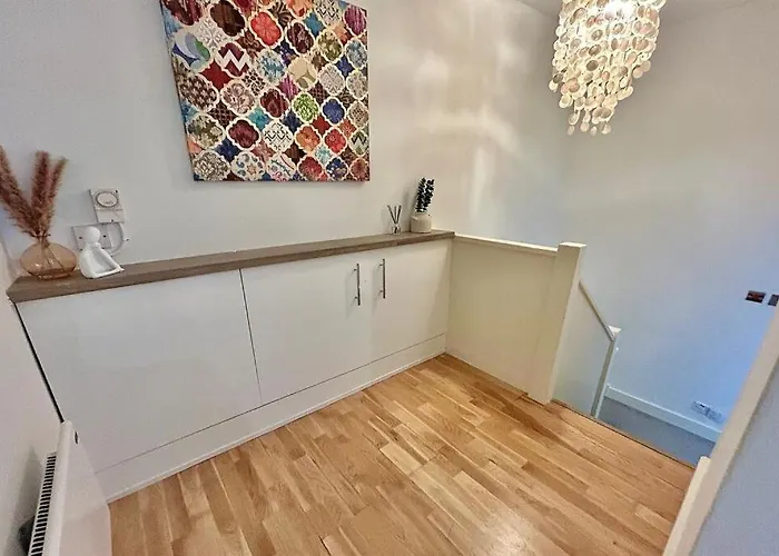 Modern 2-bed For Work 아파트