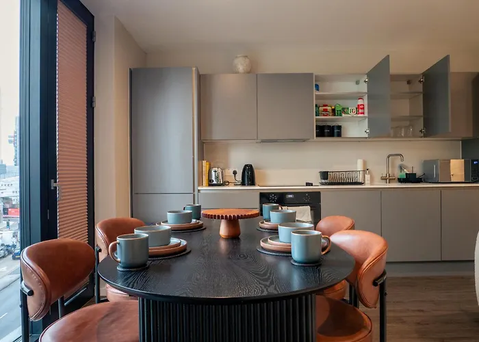 아파트 Equinox 5 Mins From Victoria Station *