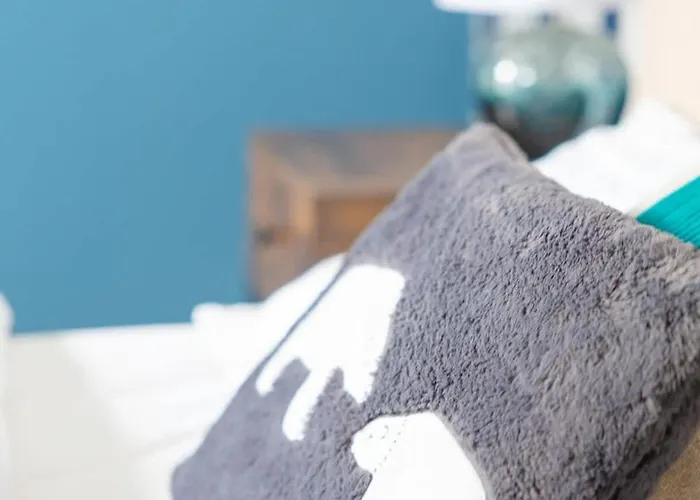 Charming 2-bed In M16