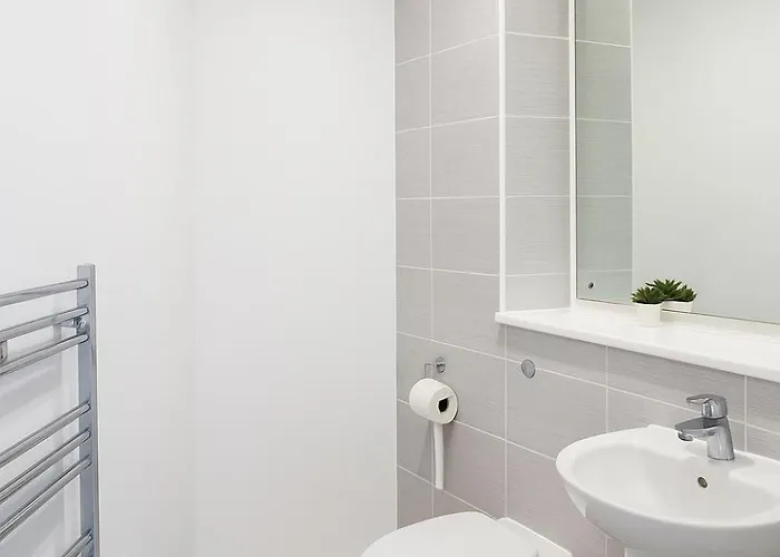 Designer Penthouse In With Parking