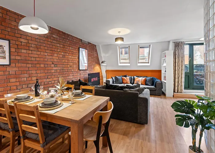 Rooftops View, Northern Quarter, Balcony Апартаменты *