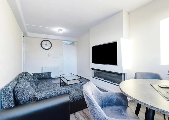 1br By Kammili - Near Centre, Universities & Hospital