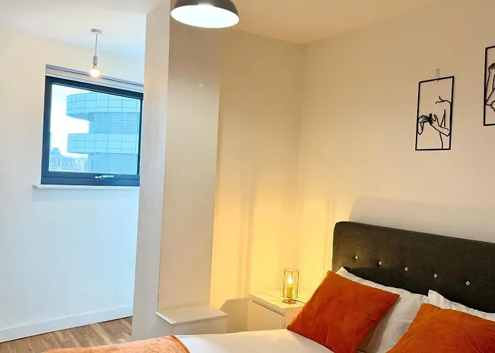 Lux High-rise Two Bed-balcony With Waterside View דירה מנצ'סטר