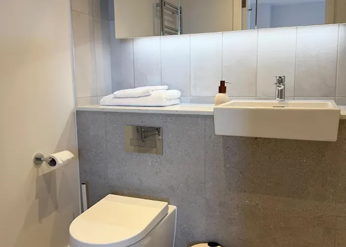 Apartament 2bed - Sleeps 4 Centre Parking