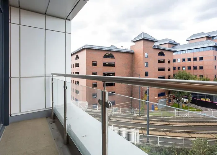 Apartament Modern With Balcony In Manchester