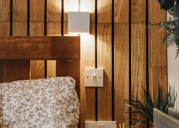 Chic Loft In Victorian House *