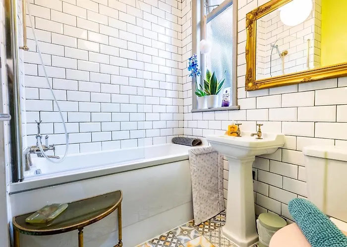 Vibrant 3 Bedroom Art Duplex Spacious & Unique 公寓 *