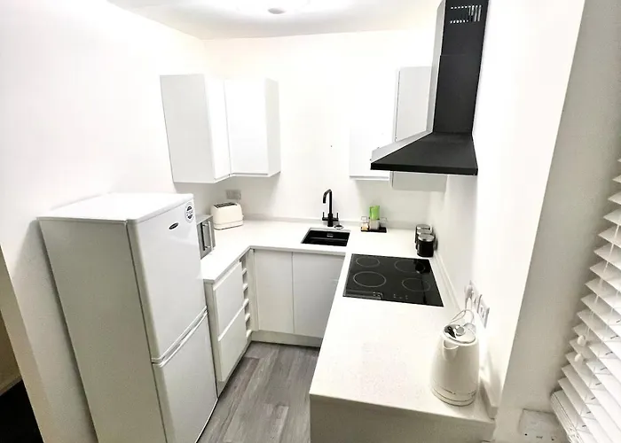 Stretford Gem - South