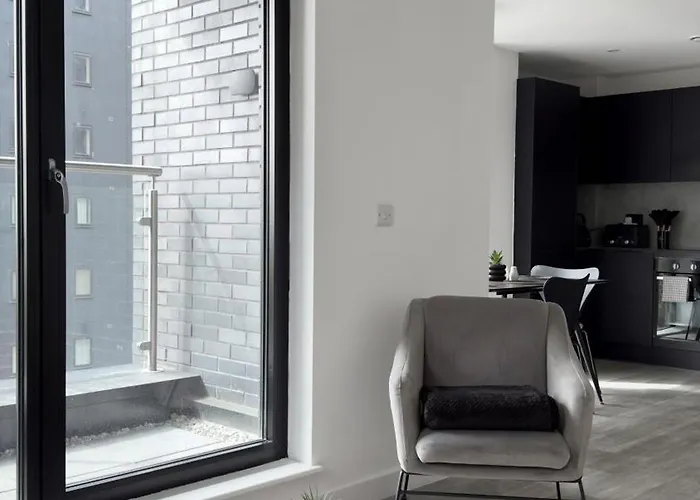 Luxury 2 Bed By Noire *