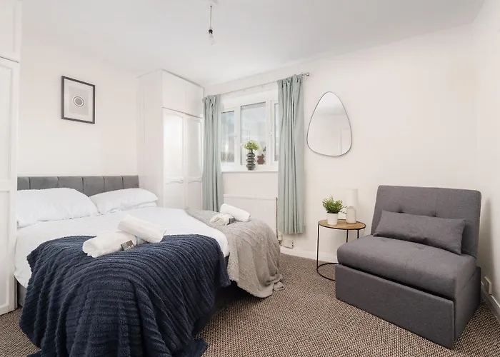 4 Mins From Stadium - Sleeps 7 - Near - Driveway Parking Manchester