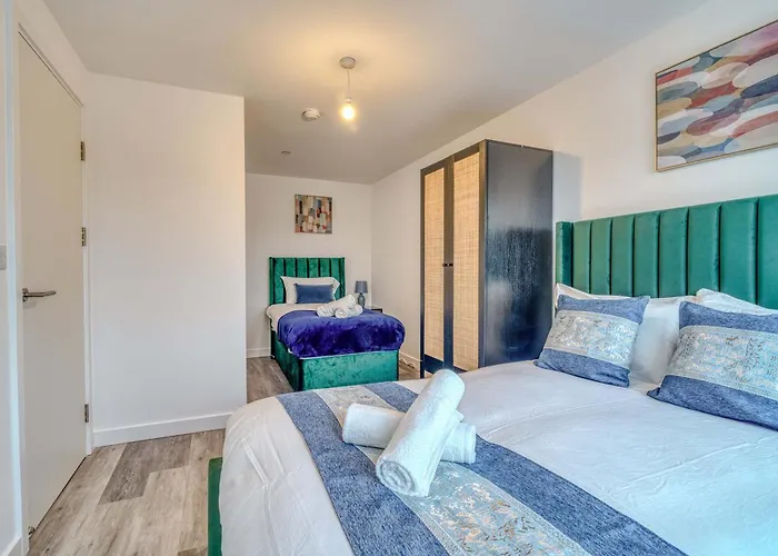 The Trafford Centre - City View - Close To Airport - Sleeps 6 Apartamento *