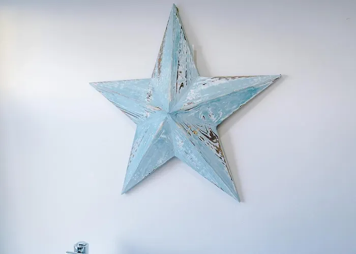 Luxury 2 Bed Close To Coop Etihad And Centre *