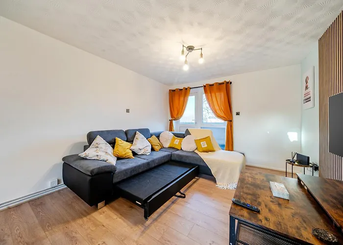 Stylish Urban Escape With Free Parking In * Manchester