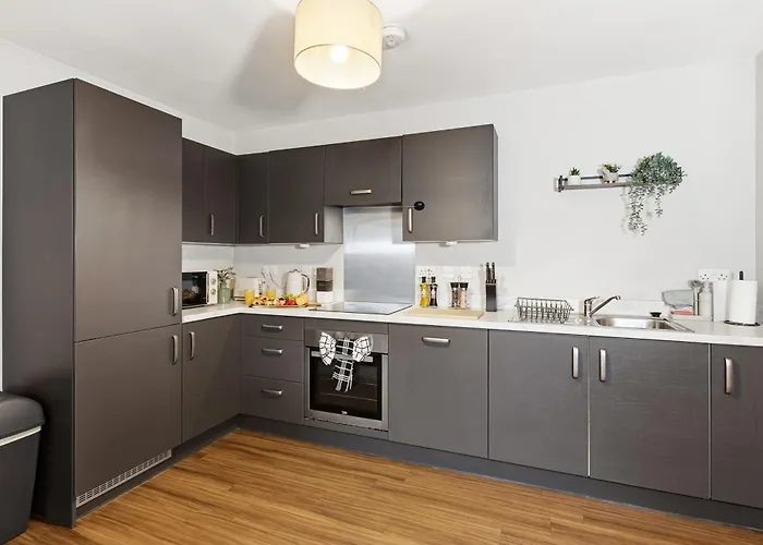 Daire Lux 2bd, Free Parking & Wifi, Near Mcr Center And Media *