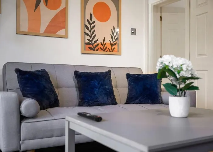 Modern 2 Bed Apartment, Salford Quays, Parking Manchester