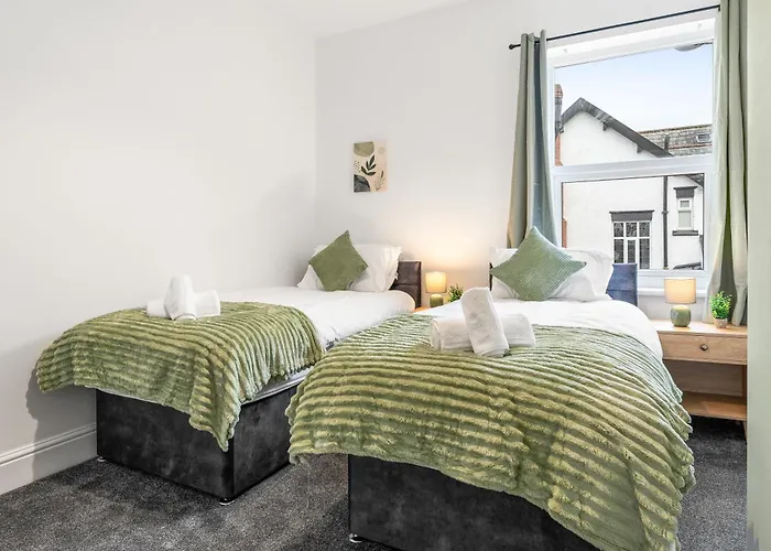 Appartement Comfortable 4 Bed - Free Parking & Fast Wifi