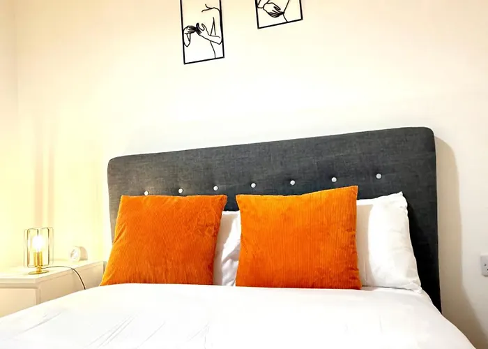 Lux High-rise Two Bed-balcony With Waterside View Daire