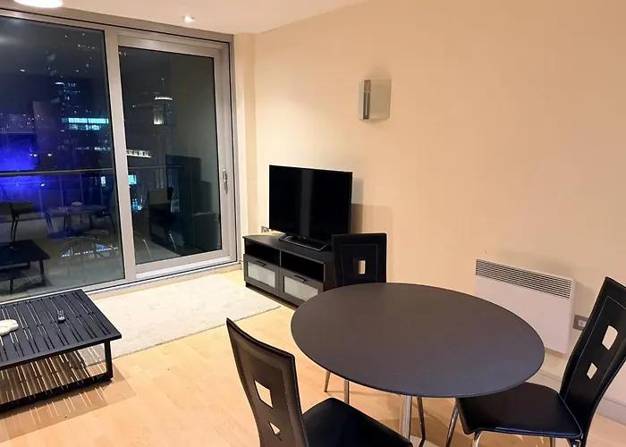 Spacious 2-bed In Centre Manchester