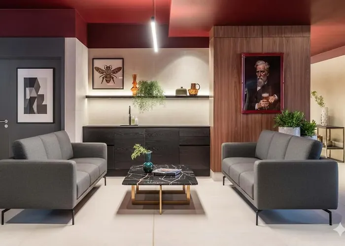 With Luxury Terrace & Gym In Center Manchester