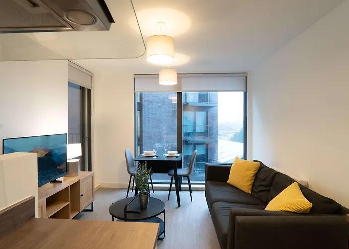 Bright 1 Bed In W Balcony Διαμέρισμα *