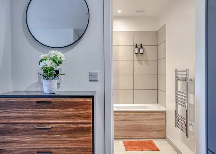 2-br View - Near Salford Royal מנצ'סטר