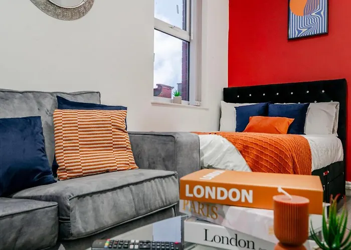 Comfort Hub, Free Parking, Workstation Manchester