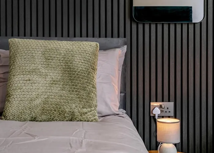 Daire Tallis House, Near Centre, Sleeps 8 By Nmb