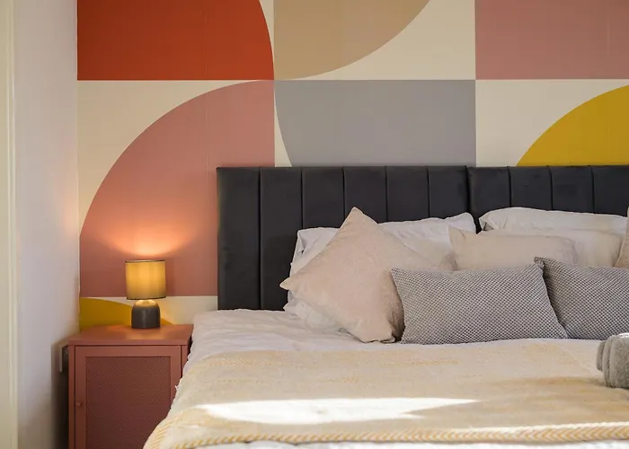 Daire 15 Mins To Centre! Sleeps 7, Free Parking, Wi-fi & Garden Manchester