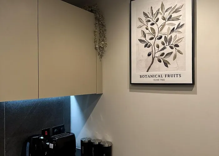 2bed With Balcony & Views Centre