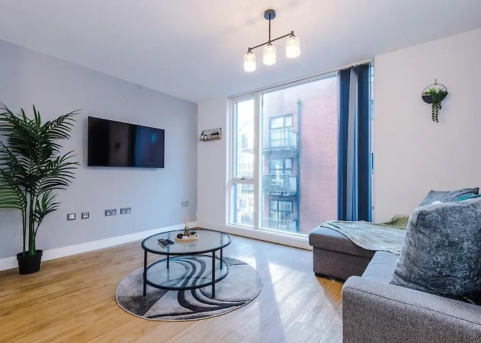 Centre, Central, Pool Table *