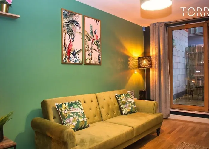 Διαμέρισμα Spacious 2Br Apartment By Torr Property Group Short Term Rentals With Free Underground Allocated Parking Manchester *