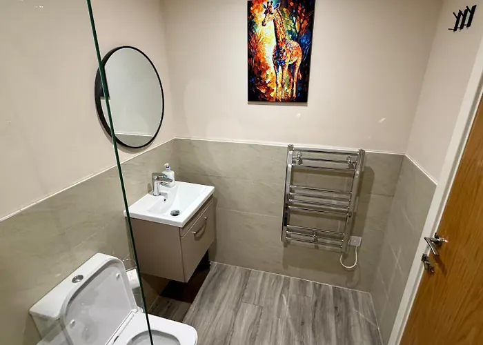 Stylish Flat With 2 Double Beds - Pass The Keys *