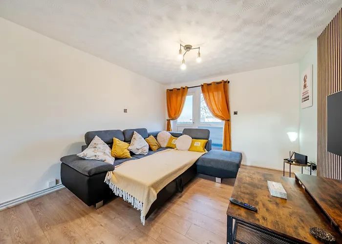 Апартаменты Stylish Urban Escape With Free Parking In