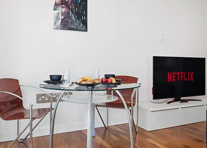 Centre 1b With Free Private Parking & Balcony Appartement *