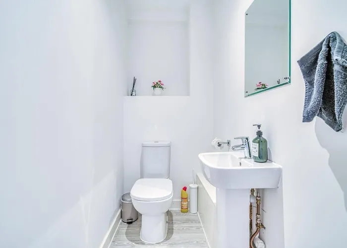 2-bed Modern Salford - Near Centre Apartamento