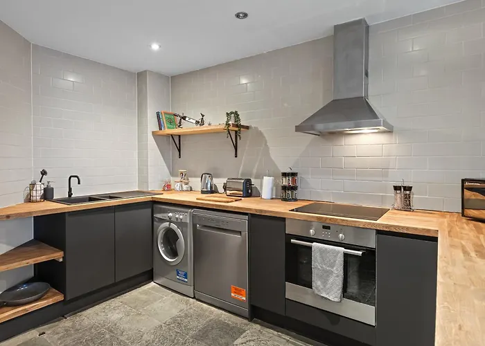 Rooftops View, Northern Quarter, Balcony Apartment *